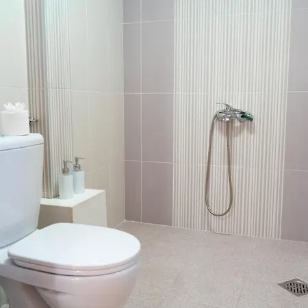 Апартаменты Favorite Family & Dining Gem In