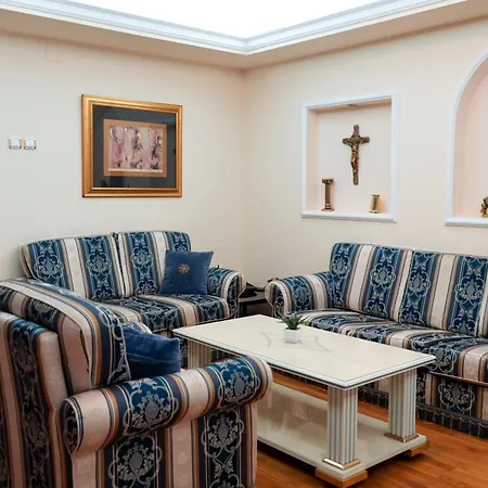 Apartament Favorite Family & Dining Gem In *