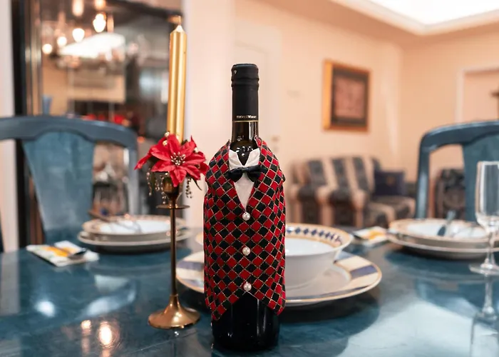 Апартаменти Favorite Family & Dining Gem In *