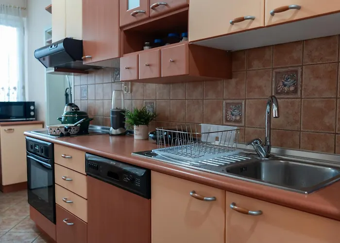 Апартаменти Favorite Family & Dining Gem In