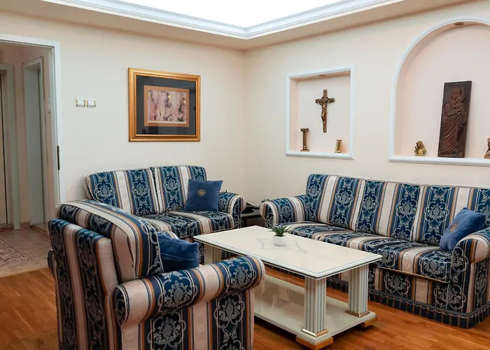 Lägenhet Favorite Family & Dining Gem In *